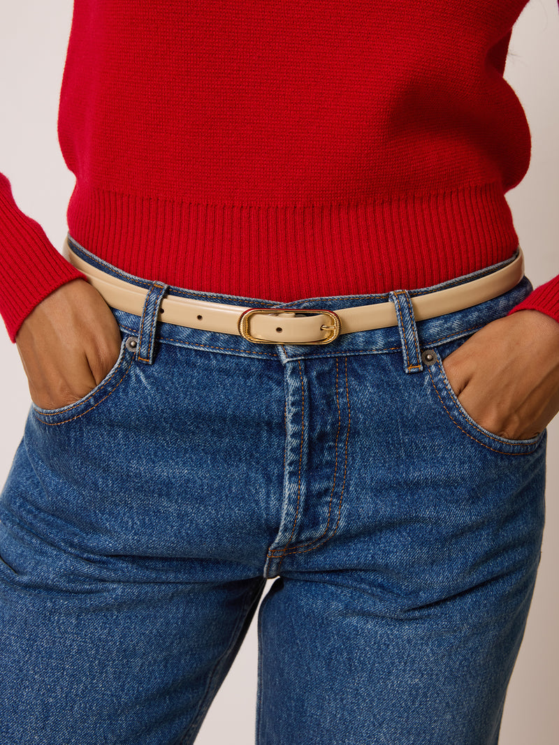 TENDRE champagne glazed leather thin belt, detail of ridged buckle by Rouje